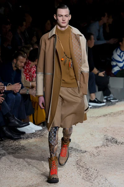 Look 27